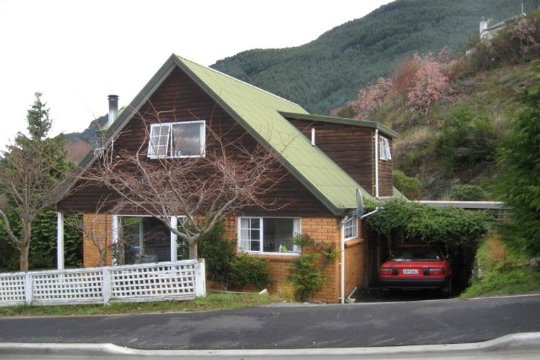 Photo of property in 16b Greenstone Place, Fernhill, Queenstown, 9300