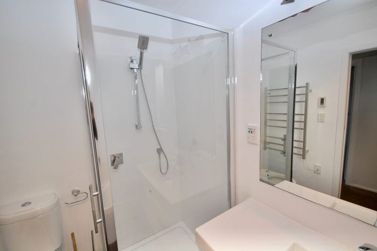 Photo of property in 14 Wylie Avenue, Sunnynook, Auckland, 0620