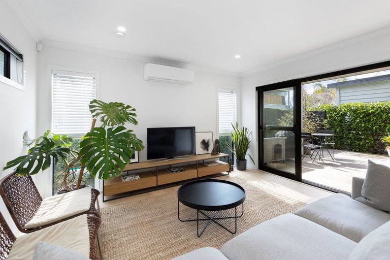 Photo of property in 125c Point Chevalier Road, Point Chevalier, Auckland, 1022
