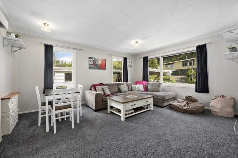 Photo of property in 25a Deller Grove, Silverstream, Upper Hutt, 5019