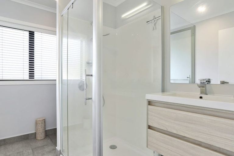 Photo of property in 24a Tasman Drive, Opaheke, Papakura, 2113