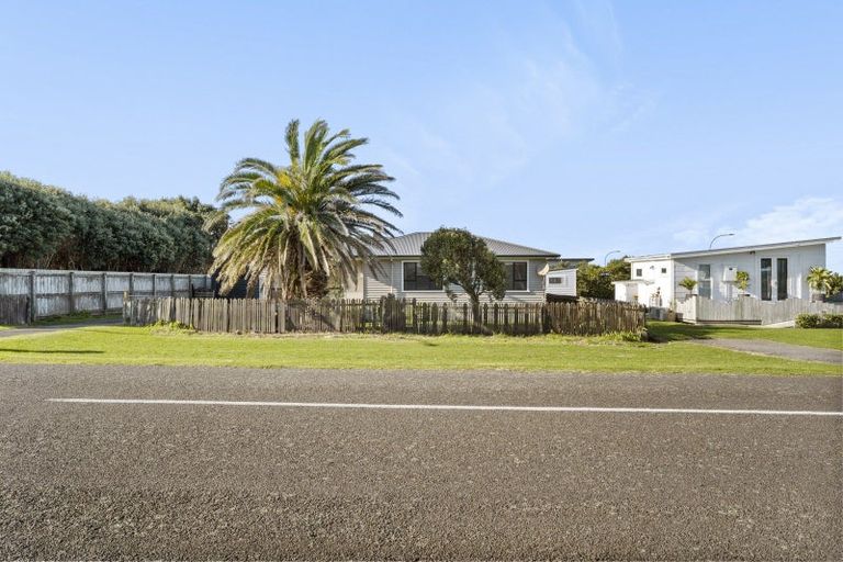 Photo of property in 1 Tennyson Street, Opunake, 4616