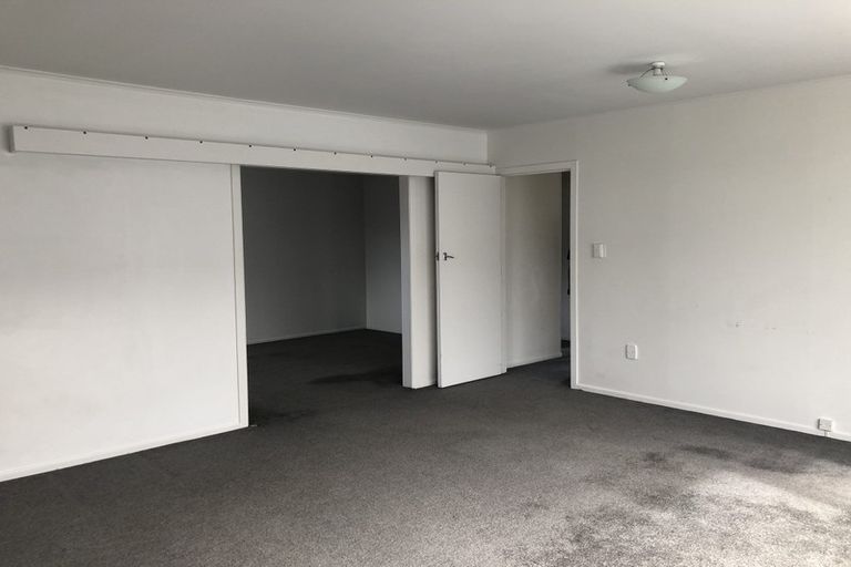 Photo of property in 1/19 Bond Crescent, Forrest Hill, Auckland, 0620