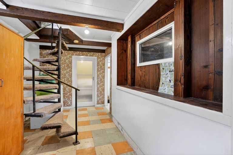 Photo of property in 15 Rosecamp Road, Beach Haven, Auckland, 0626