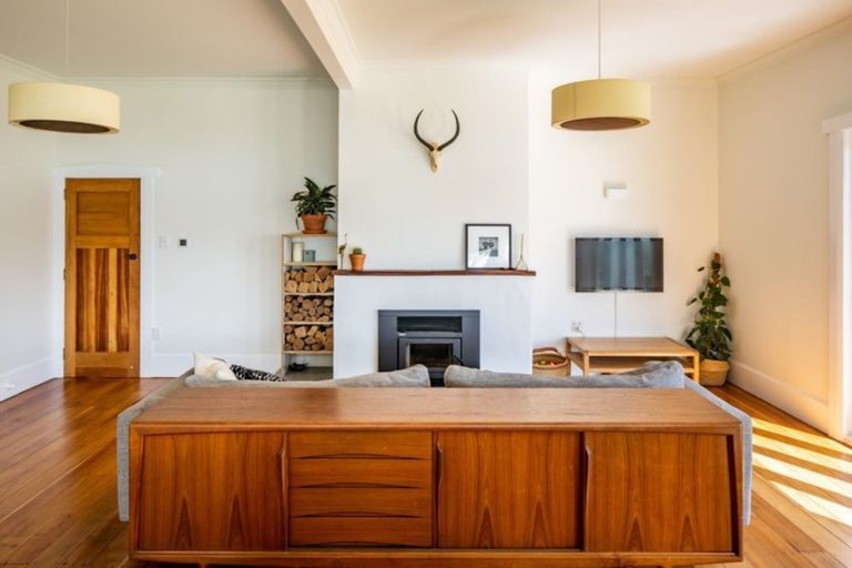 Photo of property in 164 Paremata Road, Paremata, Porirua, 5024