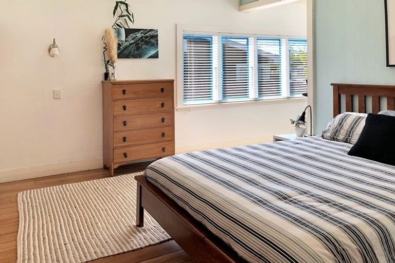 Photo of property in 1/1 Birkley Road, Bayswater, Auckland, 0622