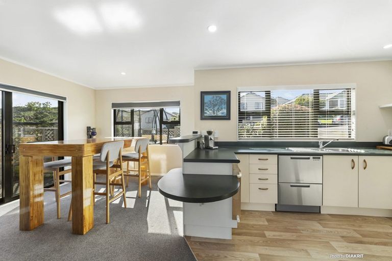 Photo of property in 15 Murchison Street, Island Bay, Wellington, 6023
