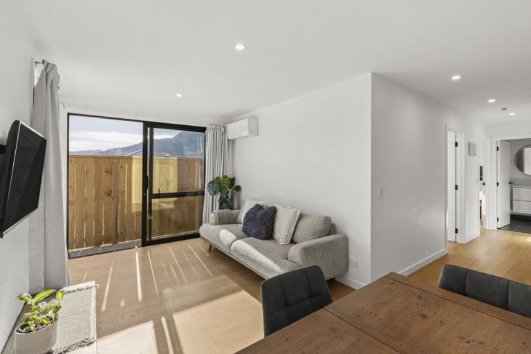 Photo of property in 43 Spur Ridge Rise, Jacks Point, 9371