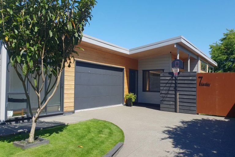 Photo of property in 7 Yardley Street, Avonhead, Christchurch, 8042