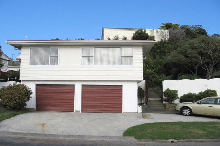 Photo of property in 45 Link Road, Newlands, Wellington, 6037