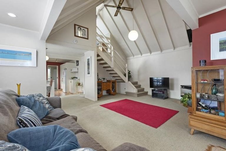Photo of property in 7a Clinker Grove, Silverstream, Upper Hutt, 5019