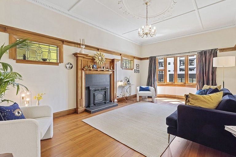 Photo of property in 25 Hawkestone Street, Thorndon, Wellington, 6011