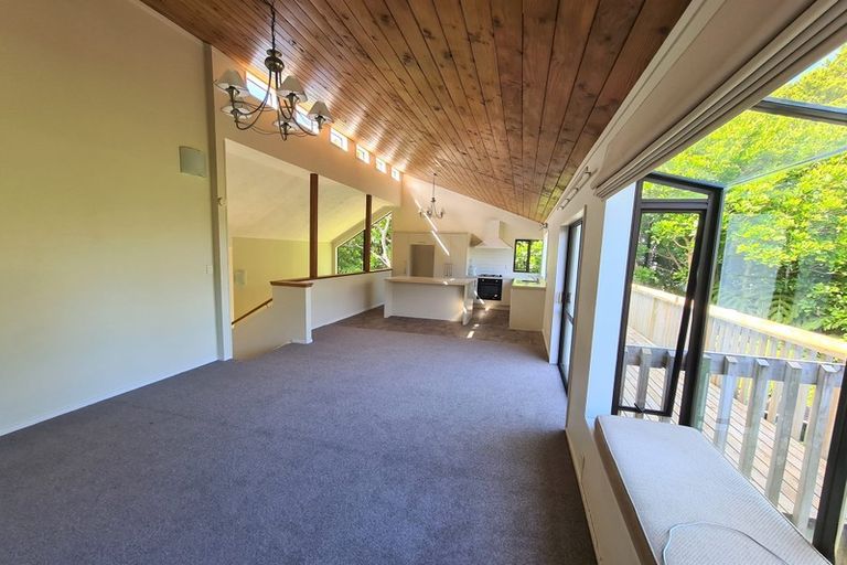 Photo of property in 2/8 Gray Crescent, Torbay, Auckland, 0630