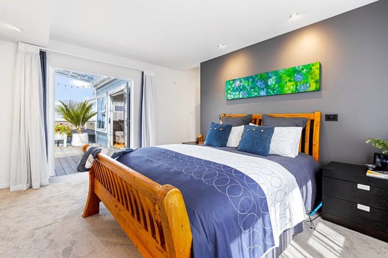 Photo of property in 1/28 Manly Esplanade, Browns Bay, Auckland, 0630