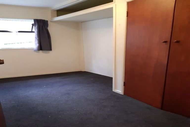 Photo of property in 142 Mark Avenue, Grenada Village, Wellington, 6037