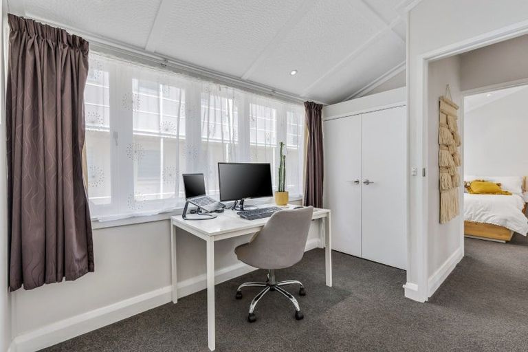 Photo of property in 2/221 Onewa Road, Birkenhead, Auckland, 0626