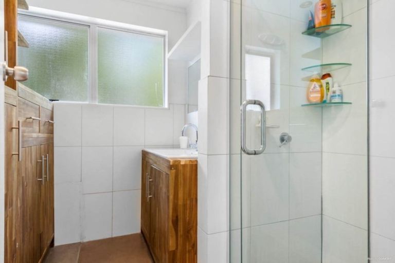 Photo of property in 7 Triangle Road, Massey, Auckland, 0614