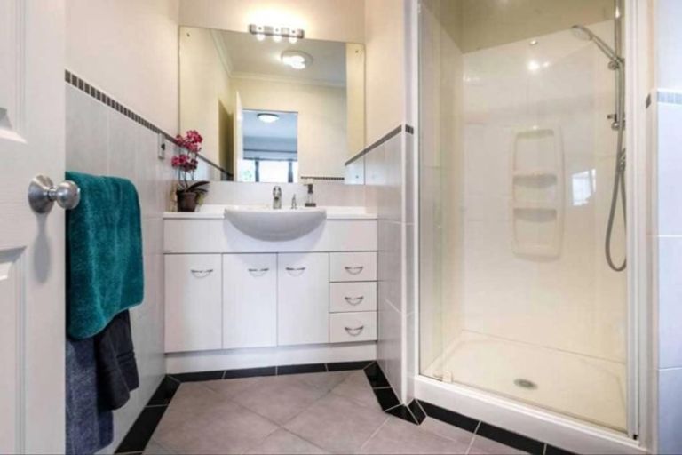 Photo of property in 93 Te Wharau Drive, Greenhithe, Auckland, 0632