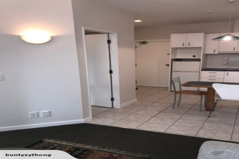 Photo of property in Terrace Tower Apartments, 1d/126 The Terrace, Wellington Central, Wellington, 6011