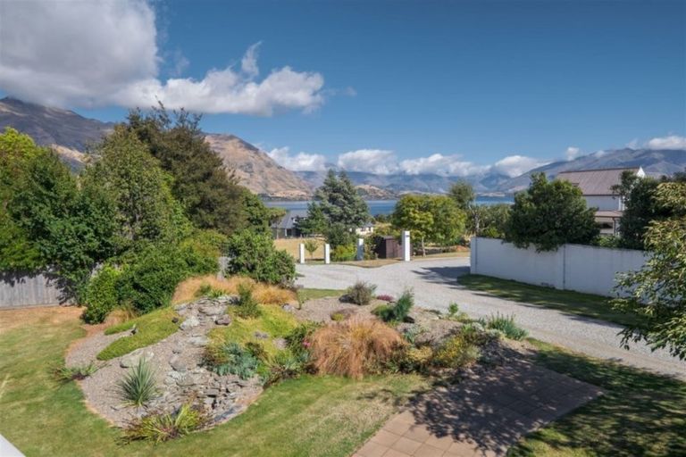 Photo of property in 200a Beacon Point Road, Wanaka, 9305