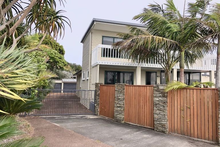 Photo of property in 38 The Esplanade, Eastern Beach, Auckland, 2012