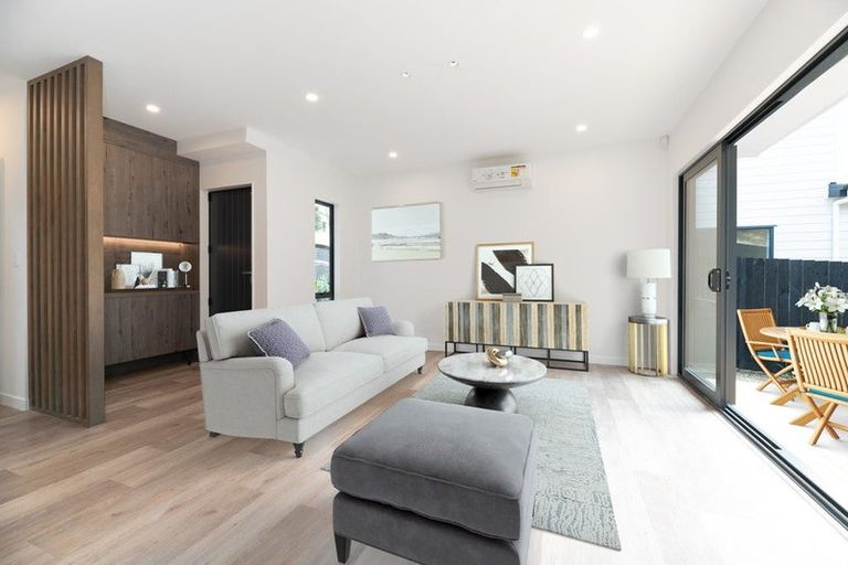 Photo of property in 11d Dianthus Place, Browns Bay, Auckland, 0630