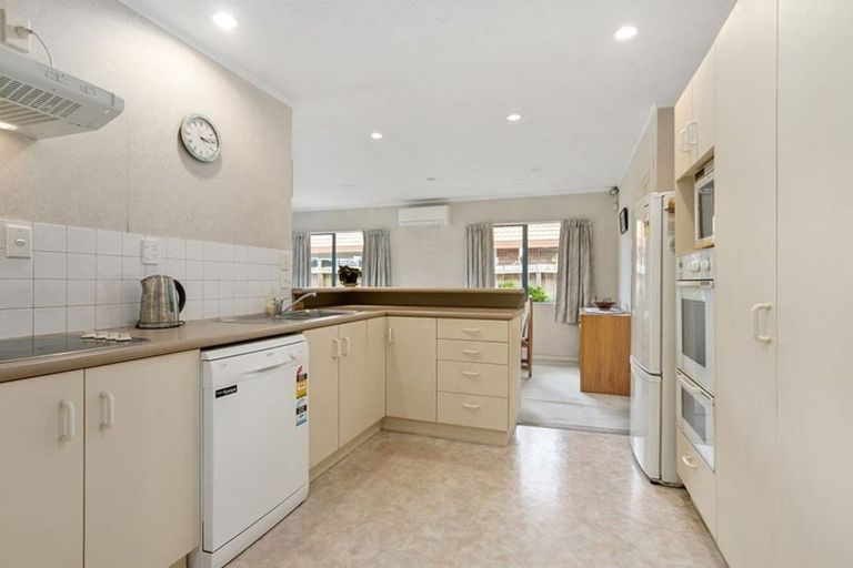 Photo of property in 3 Maurice Borich Place, Henderson, Auckland, 0610