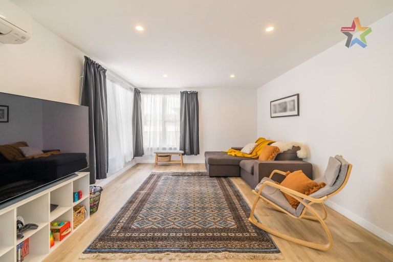 Photo of property in 14 Young Grove, Stokes Valley, Lower Hutt, 5019