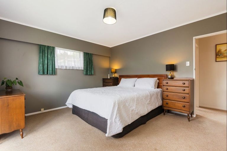 Photo of property in 120 Benmore Avenue, Cloverlea, Palmerston North, 4412