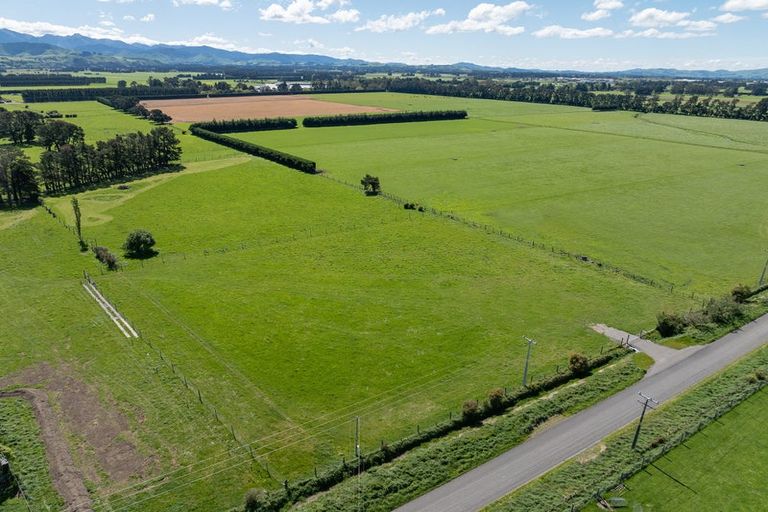 Photo of property in 231 Hughes Line, West Taratahi, Carterton, 5887