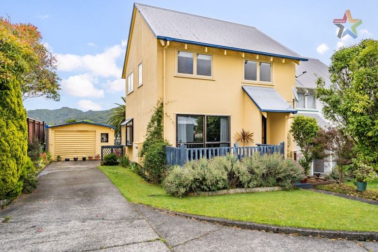 Photo of property in 6a Matariki Grove, Wainuiomata, Lower Hutt, 5014