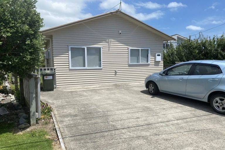 Photo of property in 6 Eatwell Avenue, Paraparaumu Beach, Paraparaumu, 5032