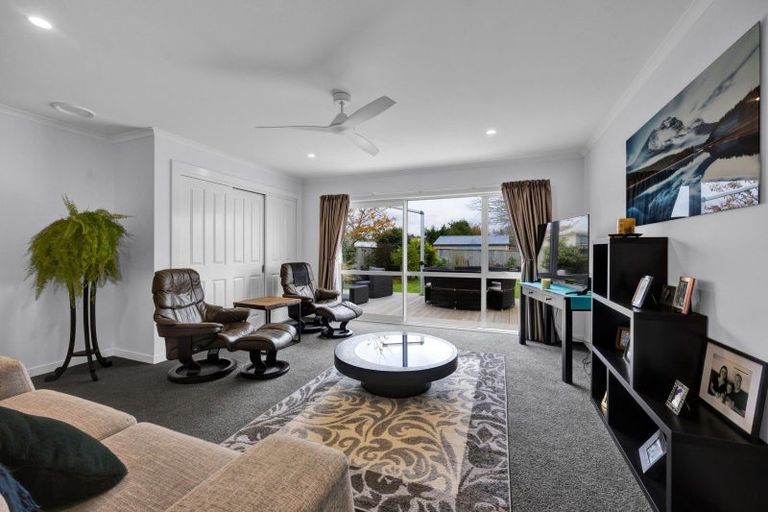 Photo of property in 30 Kahikatea Street, Inglewood, 4330