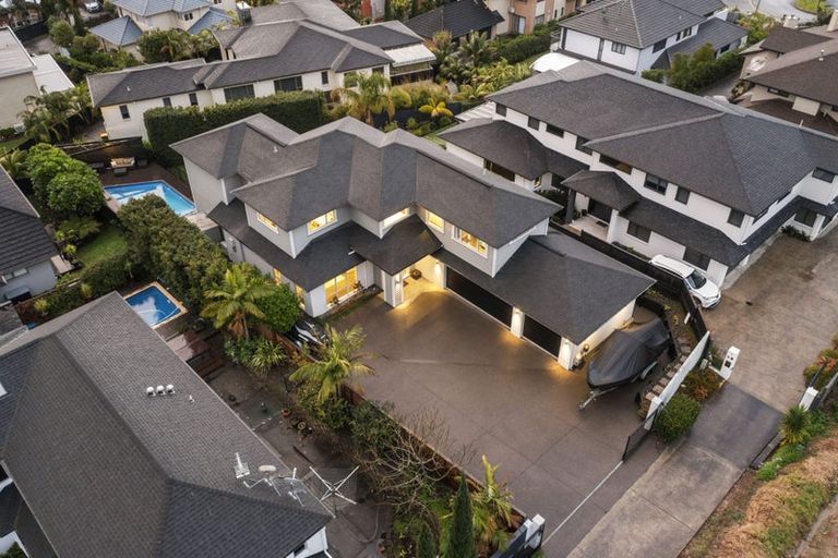 Photo of property in 8 Verley Rise, East Tamaki Heights, Auckland, 2016