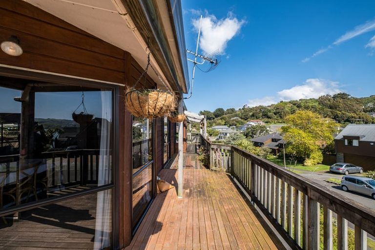 Photo of property in 10 The Crowsnest, Whitby, Porirua, 5024