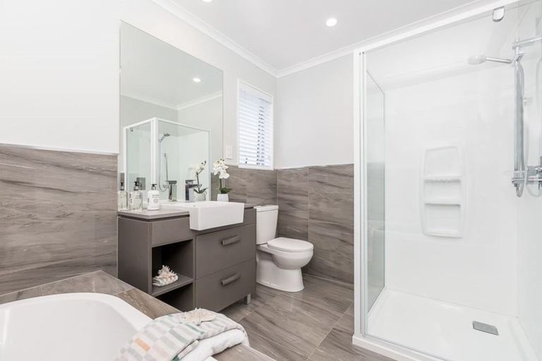 Photo of property in 61 Mackay Drive, Greenhithe, Auckland, 0632