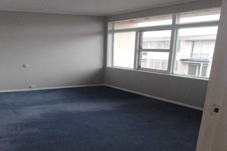 Photo of property in 6/55 Apu Crescent, Lyall Bay, Wellington, 6022