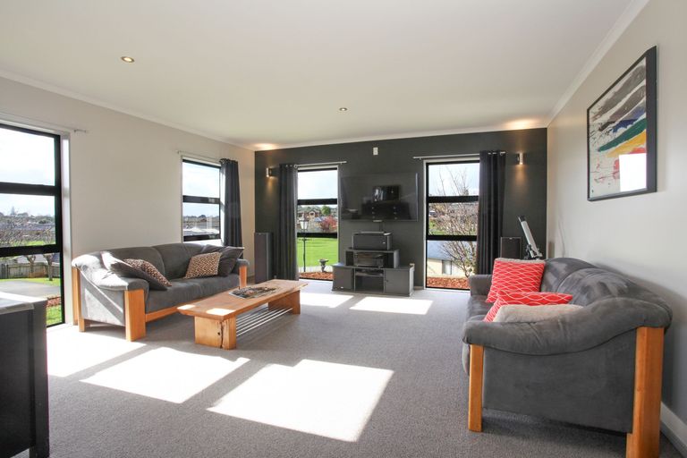 Photo of property in 59 Twickenham Place, Nawton, Hamilton, 3200