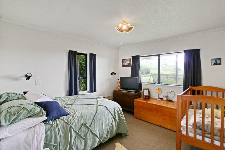 Photo of property in 631 Waitohu Valley Road, Manakau, Otaki, 5583