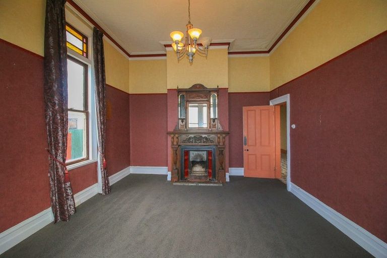 Photo of property in 236 Marine Parade, Bluff, 9814