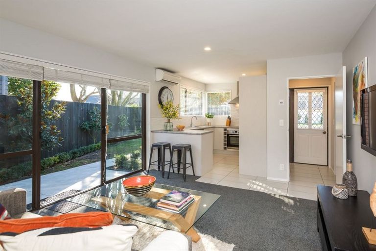 Photo of property in 2/23 Mary Street, Papanui, Christchurch, 8053