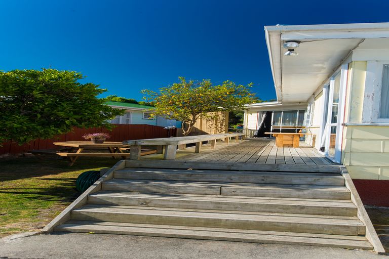 Photo of property in 103 Huxley Road, Outer Kaiti, Gisborne, 4010