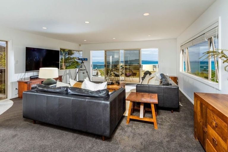 Photo of property in 1/25 Churchill Road, Murrays Bay, Auckland, 0630