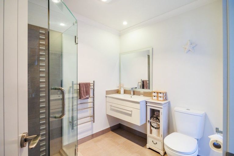 Photo of property in 51 Chestnut Close, Kelvin Grove, Palmerston North, 4414