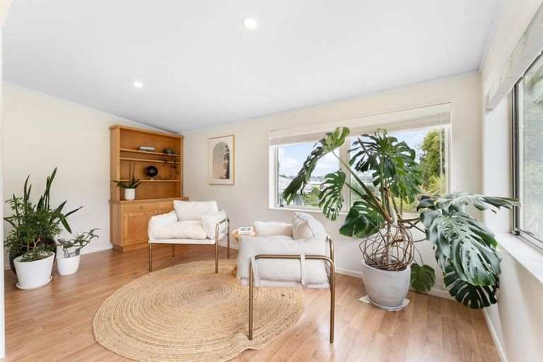 Photo of property in 9 Bowman Road, Forrest Hill, Auckland, 0620