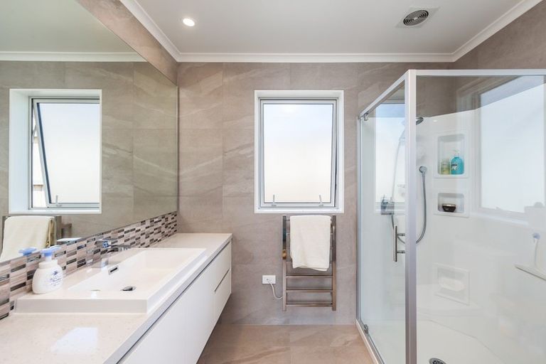 Photo of property in 81 Colonial Drive, Silverdale, 0932