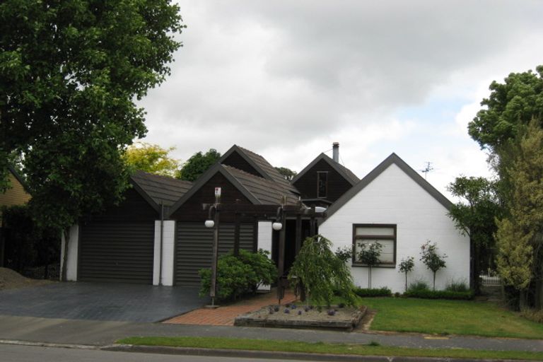Photo of property in 11 Swithland Place, Avonhead, Christchurch, 8042