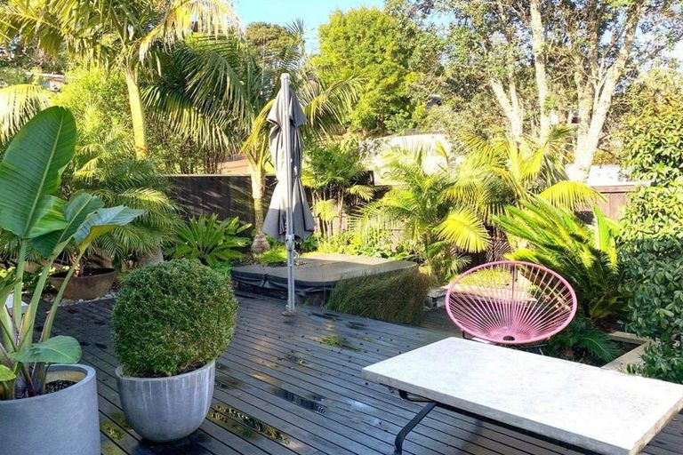 Photo of property in 2/2 Vari Place, Bayview, Auckland, 0629