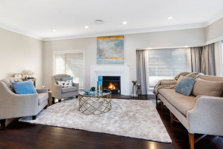 Photo of property in 201 Bleakhouse Road, Mellons Bay, Auckland, 2014