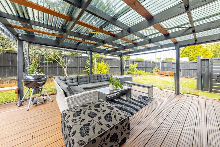 Photo of property in 1/6 Clevedon Road, Papakura, 2110